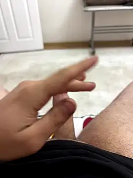 Snapshot of samksa77 chatting on 10/03/25, 05:43 samksa77 online show from 10/03/25, 05:43