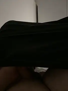 Snapshot of samksa77 chatting on 10/27/25, 07:18 samksa77 online show from 10/27/25, 07:18