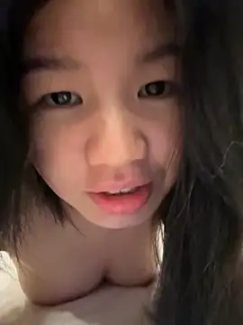xiaoxun520 online show from 10/24/25, 04:25