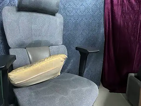 YoursSuku online show from 10/23/25, 08:07