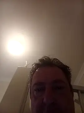 Snapshot of chris7706 chatting on 11/11/25, 04:45 chris7706 online show from 11/11/25, 04:45