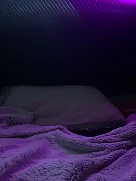 Snapshot of Leaa2000 chatting on 10/11/25, 09:24 Leaa2000 online show from 10/11/25, 09:24