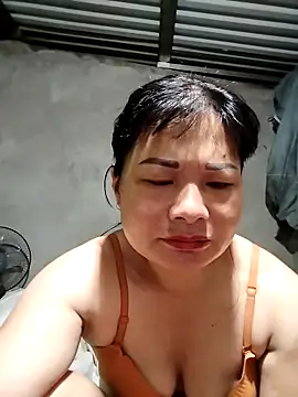 kute-00 online show from 10/04/25, 09:35