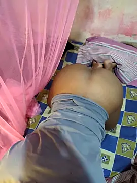 LarkingNewel online show from 02/19/26, 01:56