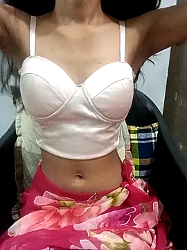 Daizy Shah online show from 11/06/25, 03:02