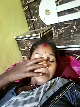 Snapshot of Fasfas2 chatting on 10/24/25, 01:18 Fasfas2 online show from 10/24/25, 01:18