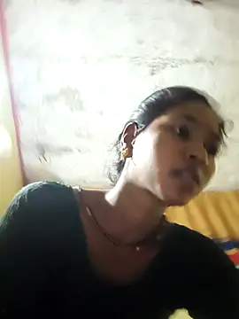 Snapshot of Fasfas2 chatting on 11/24/25, 12:32 Fasfas2 online show from 11/24/25, 12:32