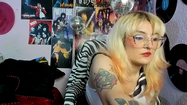 Avril Maria online show from 04/18/26, 11:38