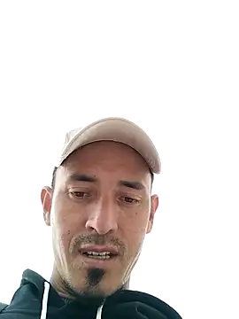 Snapshot of JuanD_vero chatting on 11/15/25, 01:40 JuanD vero online show from 11/15/25, 01:40