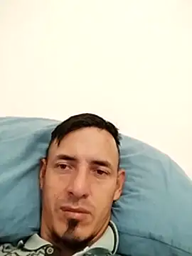 Snapshot of JuanD_vero chatting on 11/27/25, 08:49 JuanD vero online show from 11/27/25, 08:49