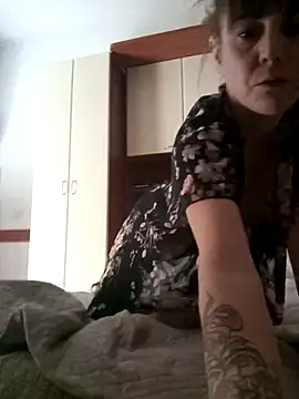 Snapshot of Nikita2406 chatting on 10/29/25, 01:13 Nikita2406 online show from 10/29/25, 01:13