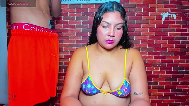 Snapshot of sweet_sexy_bitch42 chatting on 11/28/25, 04:26 sweet sexy bitch42 online show from 11/28/25, 04:26