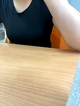 ThuPhuong-Tr online show from 10/11/25, 01:27