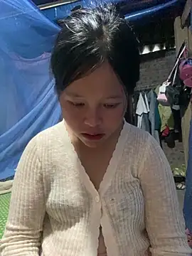 Snapshot of O_o_UwU_o_O chatting on 10/10/25, 09:19 O o UwU o O online show from 10/10/25, 09:19