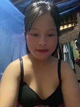 Snapshot of O_o_UwU_o_O chatting on 10/15/25, 01:50 O o UwU o O online show from 10/15/25, 01:50