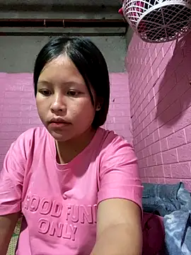 Snapshot of O_o_UwU_o_O chatting on 10/21/25, 10:05 O o UwU o O online show from 10/21/25, 10:05