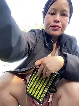 Snapshot of O_o_UwU_o_O chatting on 11/28/25, 07:55 O o UwU o O online show from 11/28/25, 07:55