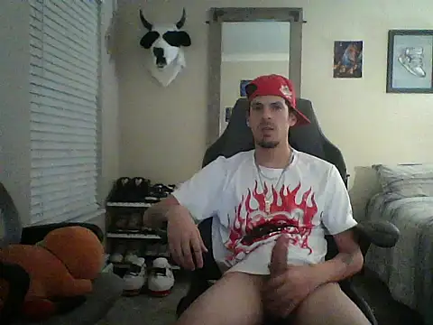 Snapshot of latinosatiro94 chatting on 02/05/26, 10:20 latinosatiro94 online show from 02/05/26, 10:20