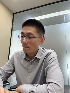 Snapshot of miniyellower chatting on 11/06/25, 06:47 miniyellower online show from 11/06/25, 06:47