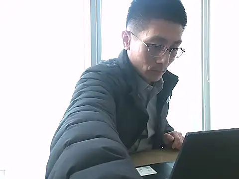 Snapshot of miniyellower chatting on 11/26/25, 05:52 miniyellower online show from 11/26/25, 05:52