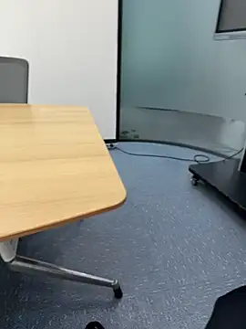 Snapshot of miniyellower chatting on 12/23/25, 06:44 miniyellower online show from 12/23/25, 06:44