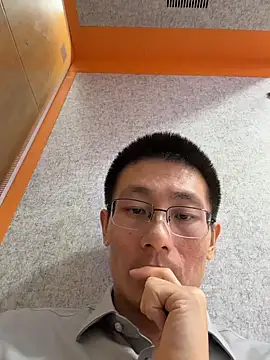 Snapshot of miniyellower chatting on 02/24/26, 05:38 miniyellower online show from 02/24/26, 05:38