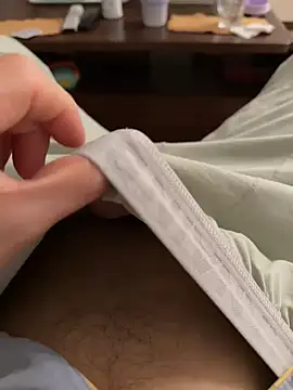 Snapshot of miniyellower chatting on 03/04/26, 12:44 miniyellower online show from 03/04/26, 12:44