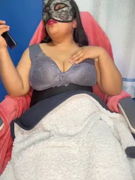 Luci Sweet22 online show from 11/18/25, 02:39