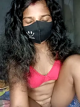 Snapshot of Renuka_GG chatting on 11/11/25, 10:43 Renuka GG online show from 11/11/25, 10:43