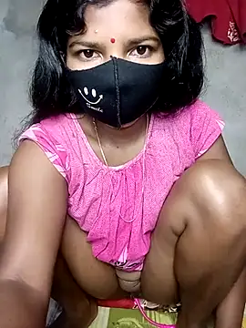 Snapshot of Renuka_GG chatting on 12/15/25, 01:10 Renuka GG online show from 12/15/25, 01:10