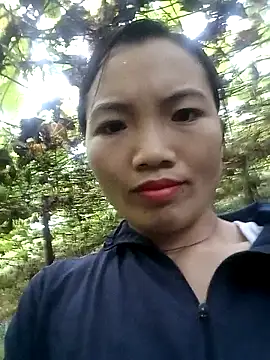 Snapshot of ngan-cute chatting on 10/14/25, 11:27 ngan-cute online show from 10/14/25, 11:27