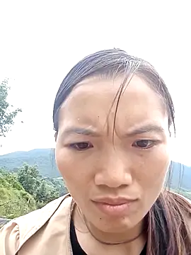 Snapshot of ngan-cute chatting on 10/21/25, 04:24 ngan-cute online show from 10/21/25, 04:24