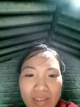 Snapshot of ngan-cute chatting on 10/23/25, 11:20 ngan-cute online show from 10/23/25, 11:20