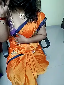 Snapshot of tamilmaha12 chatting on 09/23/25, 11:13 tamilmaha12 online show from 09/23/25, 11:13