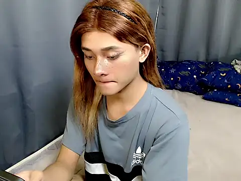 Petite HugeCock online show from 07/13/26, 12:41