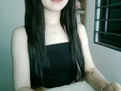 Snapshot of Annabelle-e chatting on 10/13/25, 05:57 Annabelle-e online show from 10/13/25, 05:57