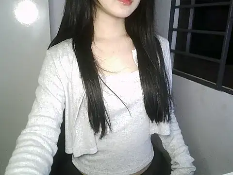 Snapshot of Annabelle-e chatting on 10/31/25, 03:02 Annabelle-e online show from 10/31/25, 03:02