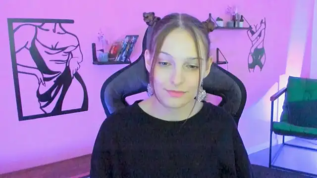 Snapshot of JenniferKiim chatting on 10/07/25, 11:29 JenniferKiim online show from 10/07/25, 11:29