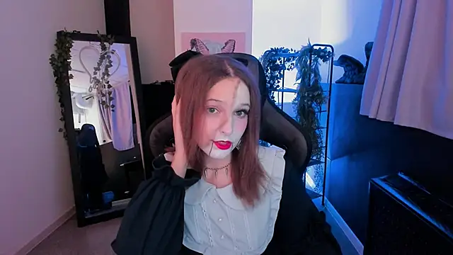 Snapshot of JenniferKiim chatting on 10/31/25, 02:29 JenniferKiim online show from 10/31/25, 02:29