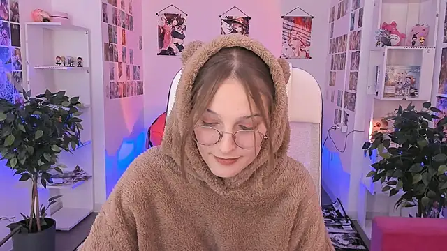 Snapshot of JenniferKiim chatting on 11/03/25, 11:33 JenniferKiim online show from 11/03/25, 11:33