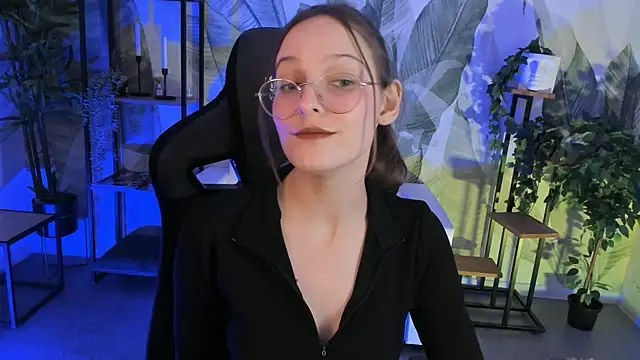 Snapshot of JenniferKiim chatting on 12/15/25, 03:05 JenniferKiim online show from 12/15/25, 03:05