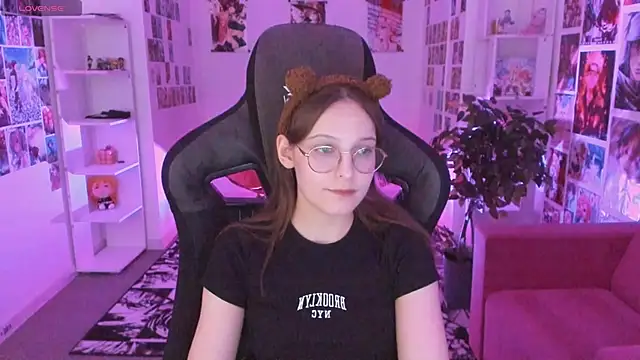 Snapshot of JenniferKiim chatting on 02/11/26, 02:22 JenniferKiim online show from 02/11/26, 02:22