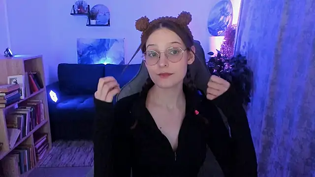 Snapshot of JenniferKiim chatting on 02/23/26, 11:18 JenniferKiim online show from 02/23/26, 11:18