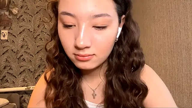 Snapshot of Sakuravice chatting on 09/12/25, 07:19 Sakuravice online show from 09/12/25, 07:19