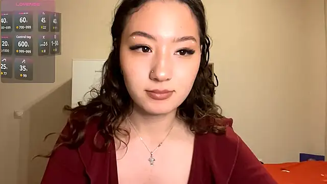 Snapshot of Sakuravice chatting on 10/12/25, 02:05 Sakuravice online show from 10/12/25, 02:05