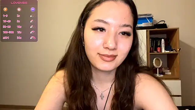 Snapshot of Sakuravice chatting on 10/19/25, 12:17 Sakuravice online show from 10/19/25, 12:17