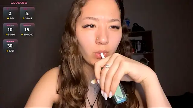 Snapshot of Sakuravice chatting on 10/21/25, 12:06 Sakuravice online show from 10/21/25, 12:06