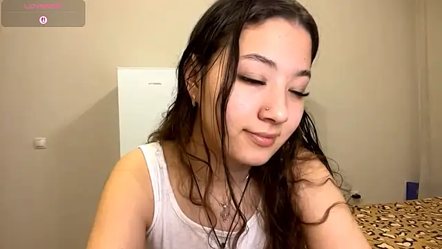 Snapshot of Sakuravice chatting on 10/26/25, 12:11 Sakuravice online show from 10/26/25, 12:11