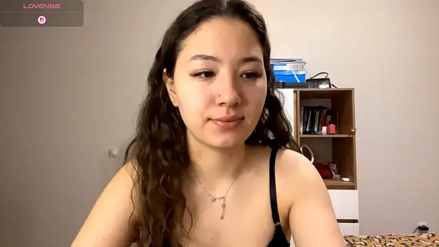 Snapshot of Sakuravice chatting on 11/05/25, 12:05 Sakuravice online show from 11/05/25, 12:05