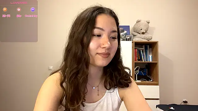 Snapshot of Sakuravice chatting on 11/18/25, 03:16 Sakuravice online show from 11/18/25, 03:16